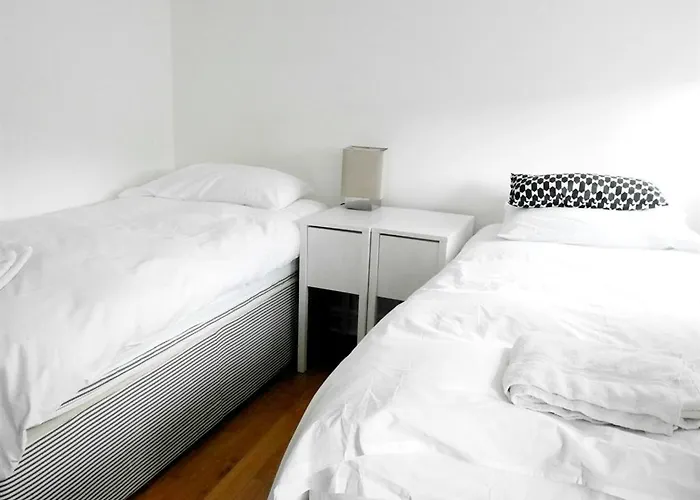 Kew Studios And Rooms