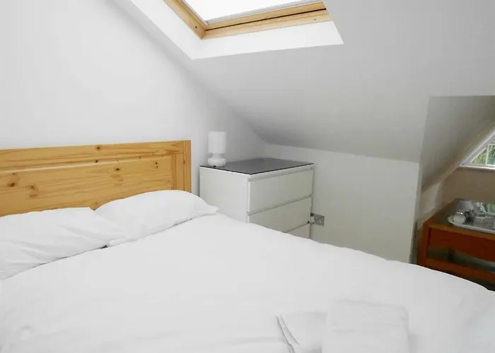 Kew Studios And Rooms