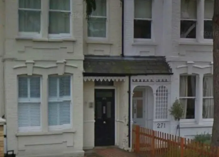 Kew Studios And Rooms